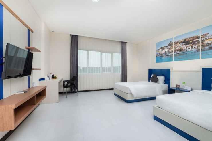 D'Carol Hotel Surabaya Esterno foto